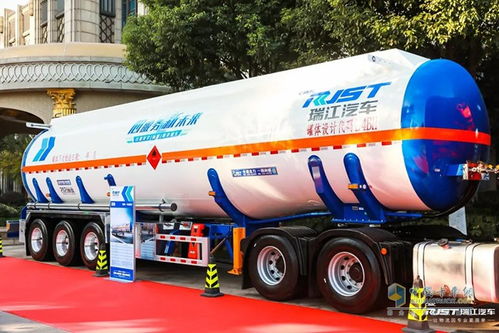 心服务 新未来 中集瑞江洗扫车盛装亮相全国化工物流行业年会